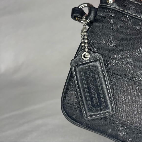 Coach Black Signature Canvas Slim Wristlet 🖤 - Picture 3 of 5